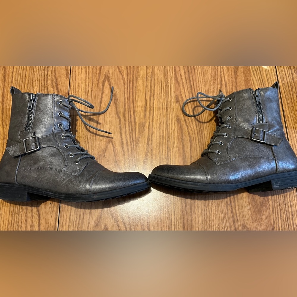 ID required combat boots grey 8.5